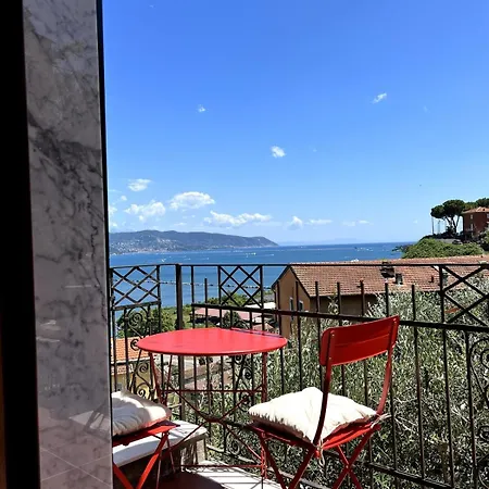 Sea View Recently Renovated Apartmán La Spezia